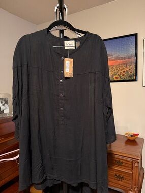 Rhea Women’s Black Tunic and Wide-Leg Pant set. OS